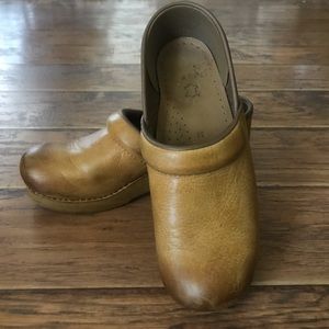 Dansko Professional Honey Distressed Clog
